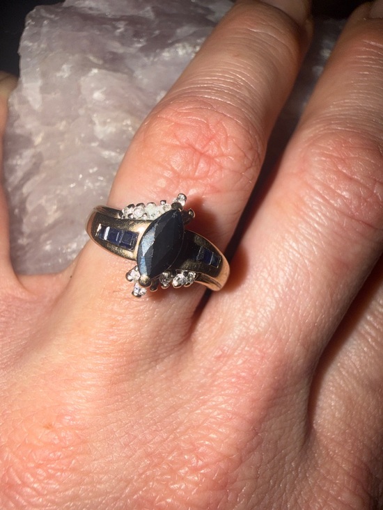 Vintage 10 karat yellow gold, Sapphire, and Diamond ring Sz 7 - Picture 6 of 17